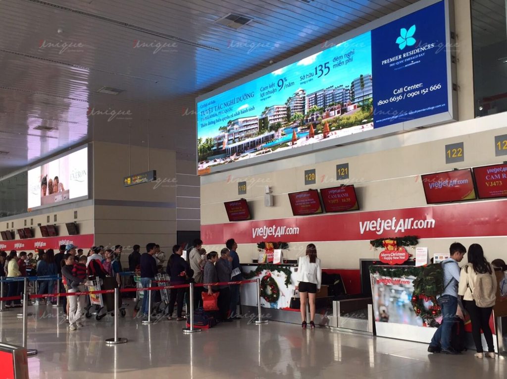 Hệ thống các màn hình LED ở sân bay Việt Nam