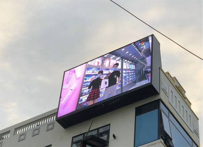 Giá màn hình LED quảng cáo