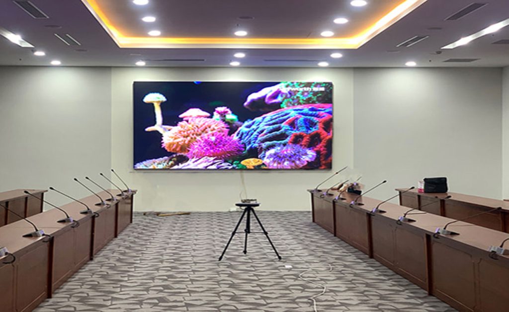 HCOM phân phối, cho thuê, lắp đặt màn hình phòng họp tại Bắc Ninh