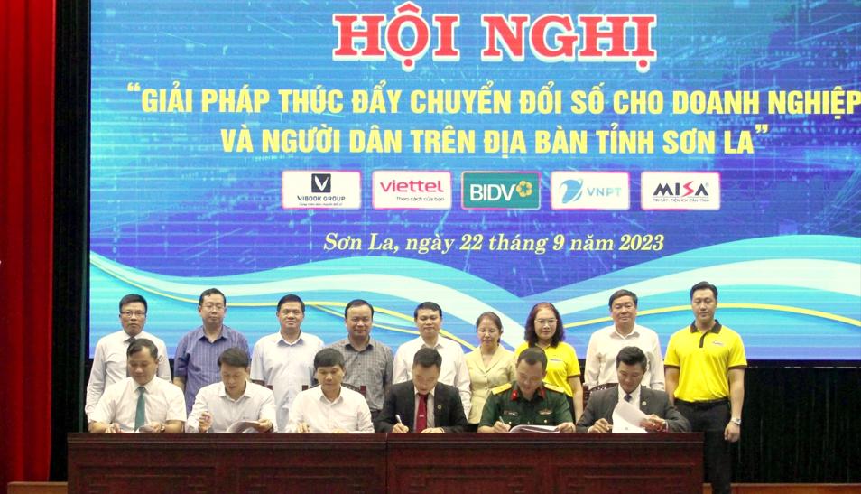 Màn hình Led trong nhà _Chuyển đổi số tại Sơn La