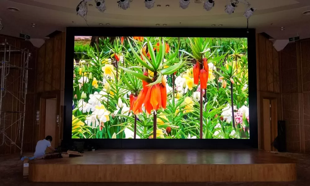 Màn hình LED 300 inch P2