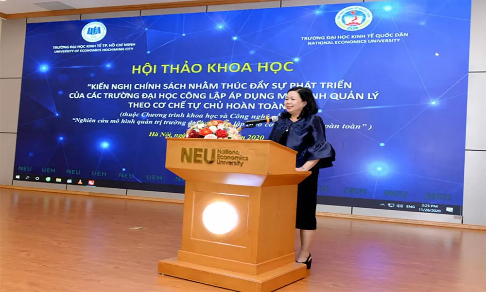Màn hình LED 300 inch tại đại học Kinh tế quốc dân