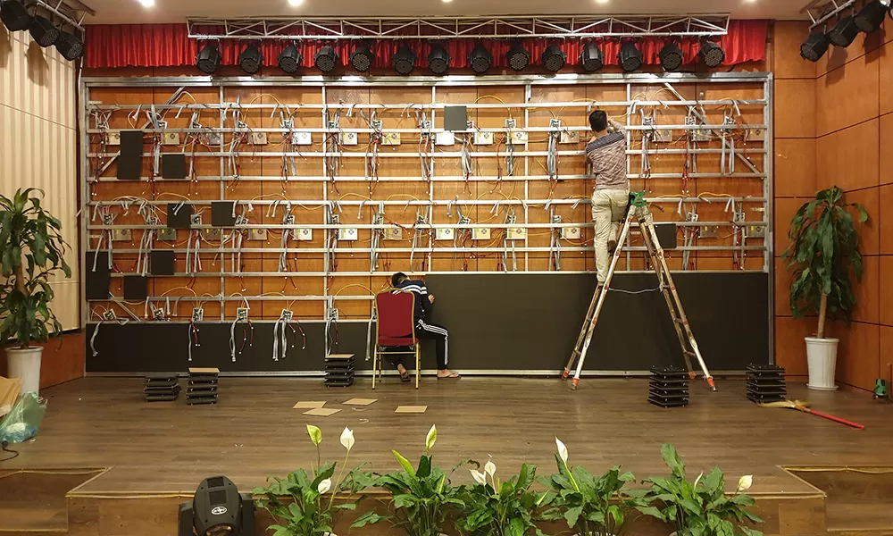 Lắp đặt màn hình LED hội trường