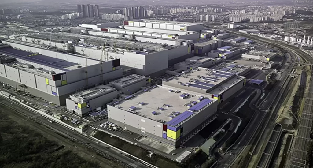 Nhà máy sản xuất chip của Samsung Electronics ở Pyeongtaek, tỉnh Kyunggi 